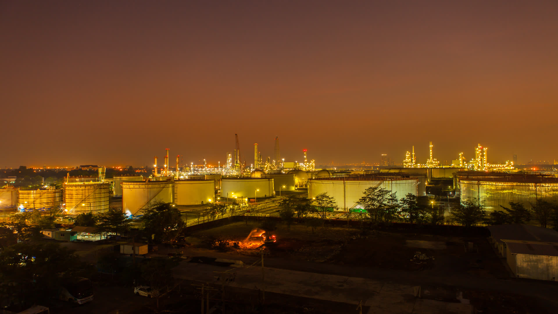 stock-footage-refinery-in-the-morning